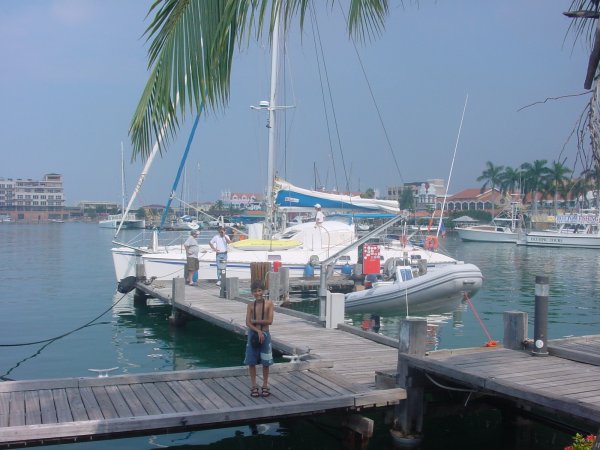 13- Imagine au ponton essence a Aruba 